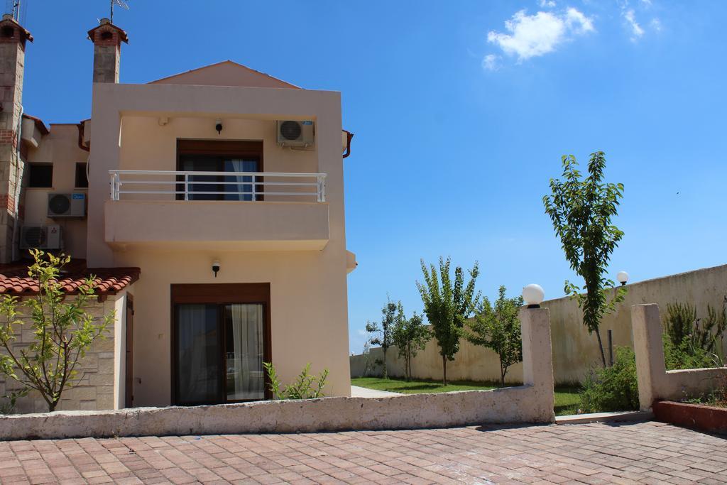 Petra Villa Афитос Екстериор снимка